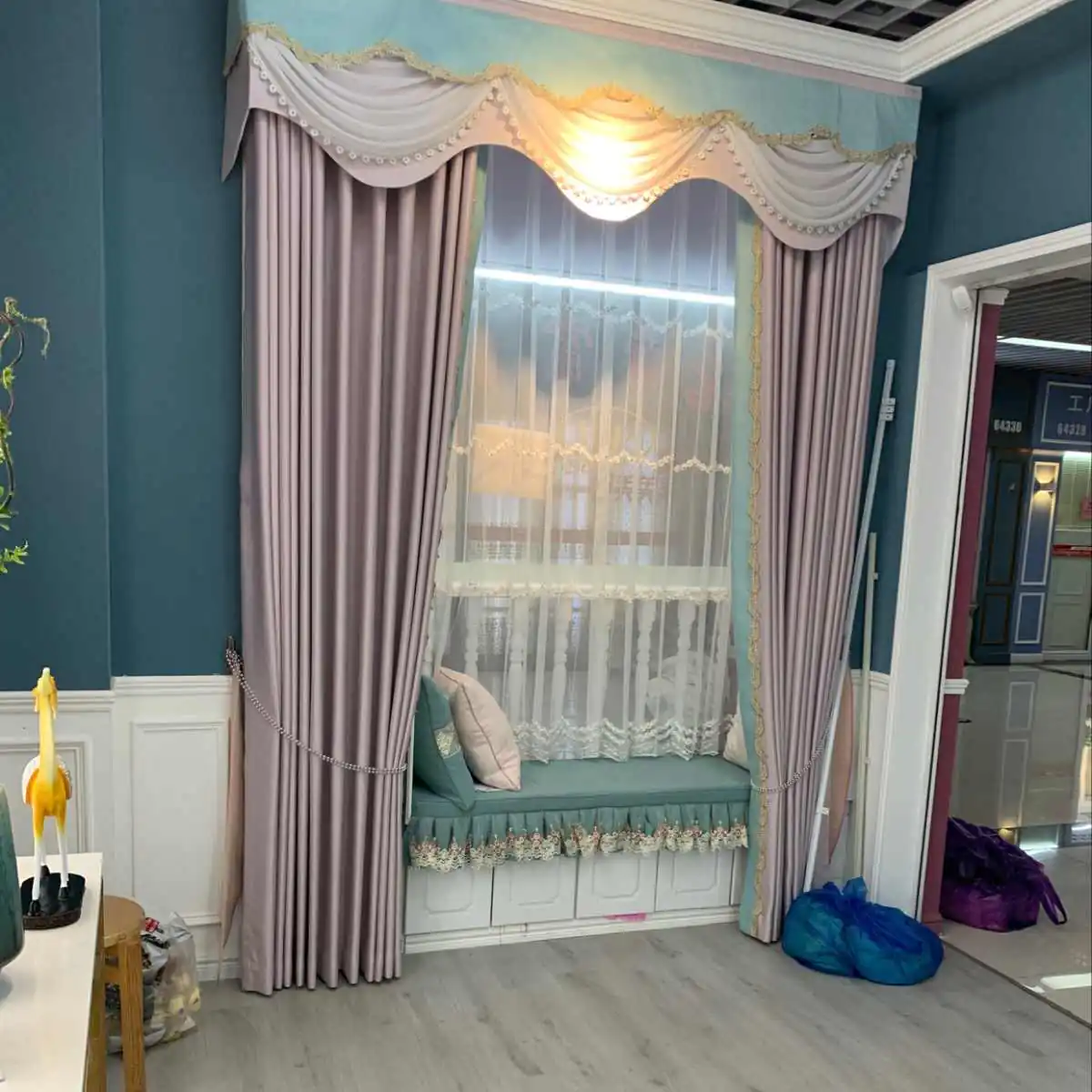 Curtain fabric rolls and ready-made curtains on Floor 3, Yiwu Market District 5