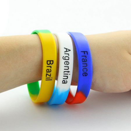 Gradient bracelets and other support for customized products (2)